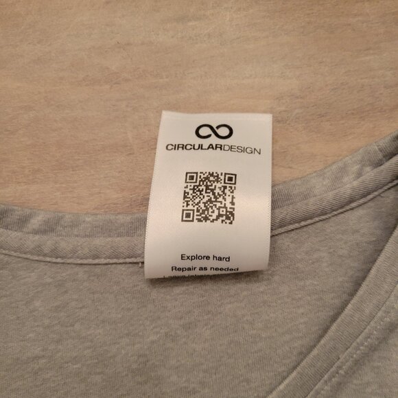 The North Face Circular Design Women's Shirt Sze SM Flash Dry - Picture 6 of 11